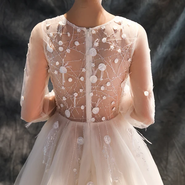 Chic / Belle Salle Robe De Mariée 2017 En Dentelle Paillettes Appliques Fleur Dos Nu Encolure Dégagée Manches Longues Cathedral Train Champagne Princesse