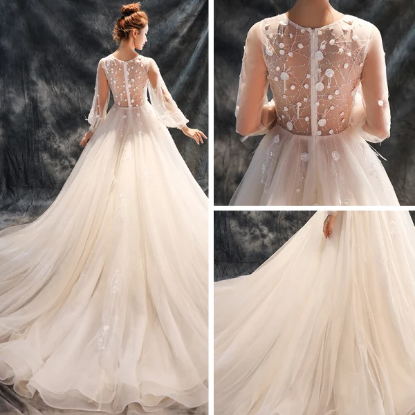 Chic / Belle Salle Robe De Mariée 2017 En Dentelle Paillettes Appliques Fleur Dos Nu Encolure Dégagée Manches Longues Cathedral Train Champagne Princesse