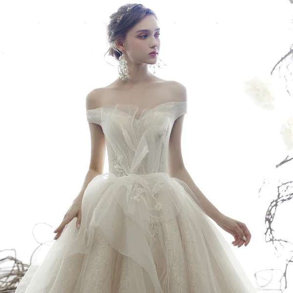 Meilleur Champagne Robe De Mariée 2019 Robe Boule De l'épaule Manches Courtes Dos Nu Glitter Tulle Cathedral Train Volants