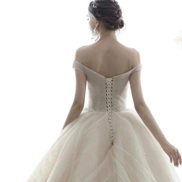 Meilleur Champagne Robe De Mariée 2019 Robe Boule De l'épaule Manches Courtes Dos Nu Glitter Tulle Cathedral Train Volants