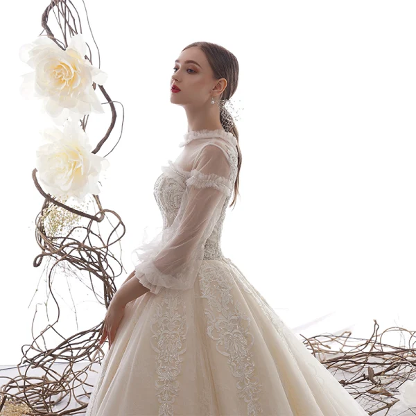 Vintage / Originale Champagne Transparentes Robe De Mariée 2019 Princesse Col Haut Gonflée 3/4 Manches Dos Nu Appliques En Dentelle Perlage Cathedral Train Volants