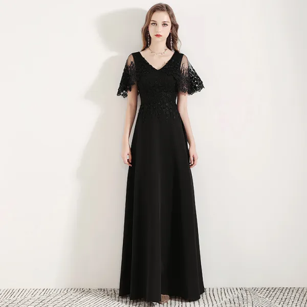 Affordable Black Evening Dresses  2019 A-Line / Princess V-Neck Bell sleeves Appliques Lace Flower Floor-Length / Long Ruffle Backless Formal Dresses