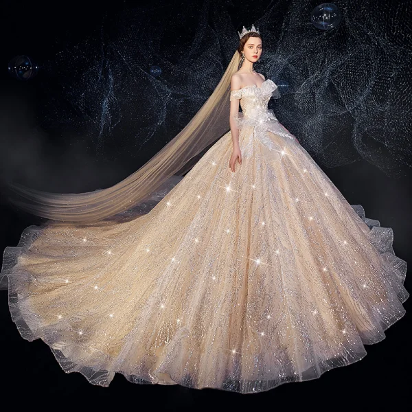 Scintillantes Champagne Robe De Mariée 2019 Robe Boule De l'épaule Manches Courtes Appliques En Dentelle Dos Nu Glitter Paillettes Tulle Chapel Train Volants