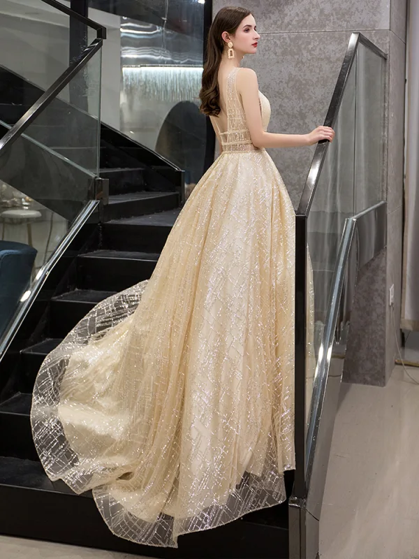 Illusion Doré Transparentes Robe De Soirée 2019 Princesse Col v profond Sans Manches Paillettes Perlage Glitter Tulle Train De Balayage Volants Dos Nu Robe De Ceremonie