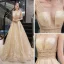 Illusion Doré Transparentes Robe De Soirée 2019 Princesse Col v profond Sans Manches Paillettes Perlage Glitter Tulle Train De Balayage Volants Dos Nu Robe De Ceremonie