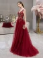 Élégant Bordeaux Robe De Soirée 2019 Princesse Col v profond Sans Manches Faux Diamant Perlage Train De Balayage Volants Dos Nu Robe De Ceremonie