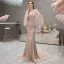 Haut de Gamme Doré Robe De Soirée Avec Châle 2019 Trompette / Sirène Col v profond Sans Manches Fait main Perlage Faux Diamant Plumes Train De Balayage Dos Nu Robe De Ceremonie