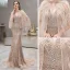 Haut de Gamme Doré Robe De Soirée Avec Châle 2019 Trompette / Sirène Col v profond Sans Manches Fait main Perlage Faux Diamant Plumes Train De Balayage Dos Nu Robe De Ceremonie