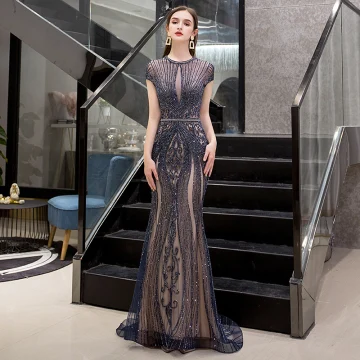 Haut De Gamme Bleu Marine Transparentes Robe De Soirée 2019 Trompette Sirène Encolure Dégagée Manches Courtes Fait Main Perlage Train De Balayage Robe De Ceremonie