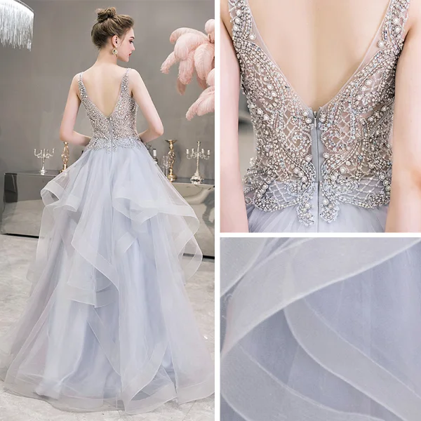 Illusion Grå Genomskinliga Aftonklänningar 2019 Prinsessa Djup v-hals Ärmlös Beading Pärla Rhinestone Långa Cascading Volanger Halterneck Formella Klänningar