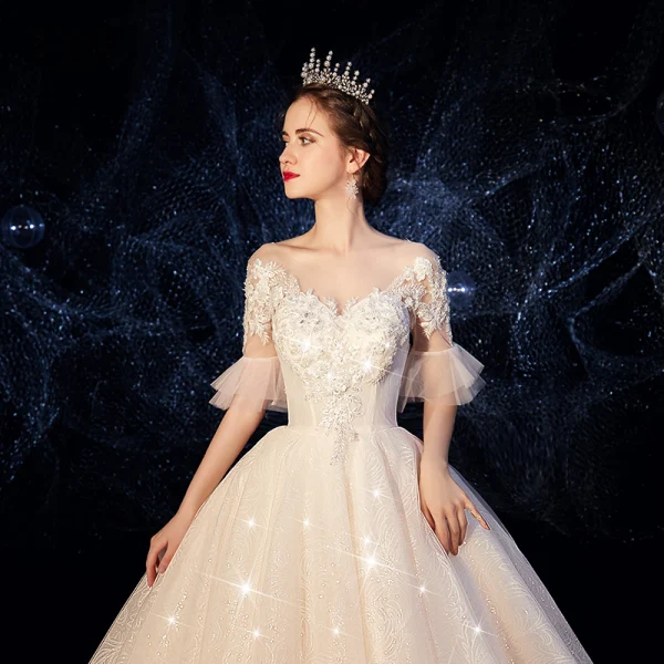 Chic / Belle Champagne Transparentes Robe De Mariée 2019 Princesse Encolure Dégagée Manches de cloche Dos Nu Glitter Tulle Appliques En Dentelle Perlage Perle Chapel Train Volants