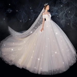 Chic Belle Ivoire Robe De Mariée 2019 Robe Boule De L 039 Épaule Manches Courtes Dos Nu Glitter Tulle Perlage Royal Train Volants