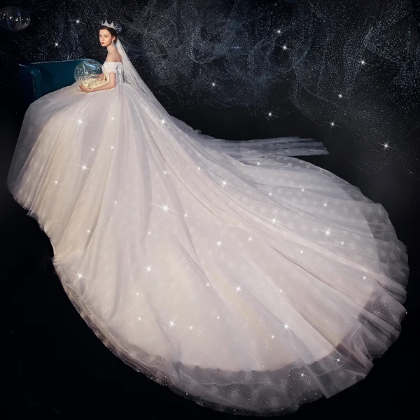 Chic / Belle Ivoire Robe De Mariée 2019 Robe Boule De l'épaule Manches Courtes Dos Nu Glitter Tulle Perlage Royal Train Volants