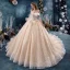 Élégant Champagne Robe De Mariée 2019 Robe Boule De l'épaule Manches Courtes Dos Nu Glitter Tulle Appliques En Dentelle Perlage Cathedral Train Volants