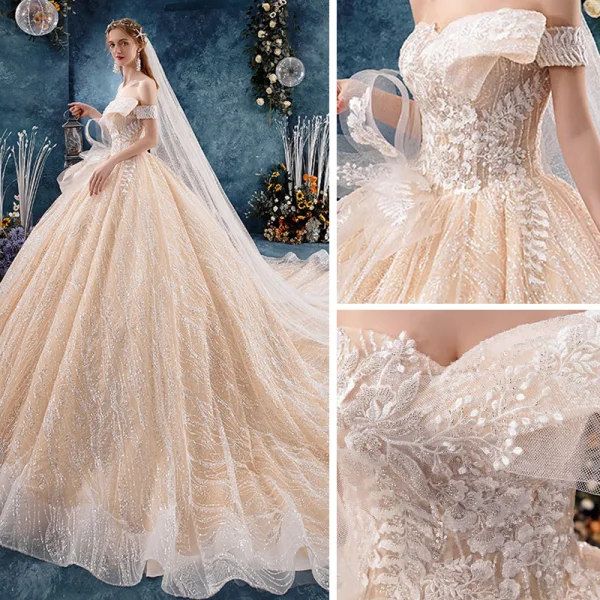 Élégant Champagne Robe De Mariée 2019 Robe Boule De l'épaule Manches Courtes Dos Nu Glitter Tulle Appliques En Dentelle Perlage Cathedral Train Volants