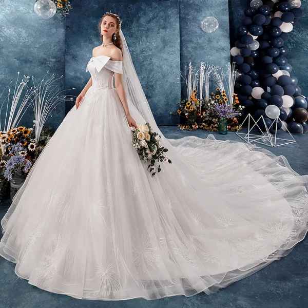 Schöne Ivory / Creme Brautkleider / Hochzeitskleider 2019 A Linie Off Shoulder Schleife Kurze Ärmel Rückenfreies Applikationen Spitze Kathedrale Schleppe Rüschen