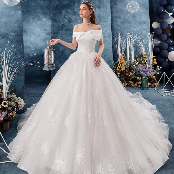 Schöne Ivory / Creme Brautkleider / Hochzeitskleider 2019 A Linie Off Shoulder Schleife Kurze Ärmel Rückenfreies Applikationen Spitze Kathedrale Schleppe Rüschen