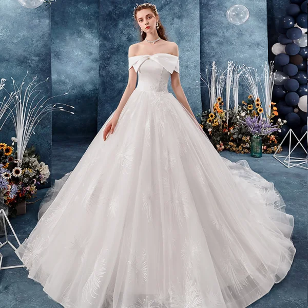 Schöne Ivory / Creme Brautkleider / Hochzeitskleider 2019 A Linie Off Shoulder Schleife Kurze Ärmel Rückenfreies Applikationen Spitze Kathedrale Schleppe Rüschen