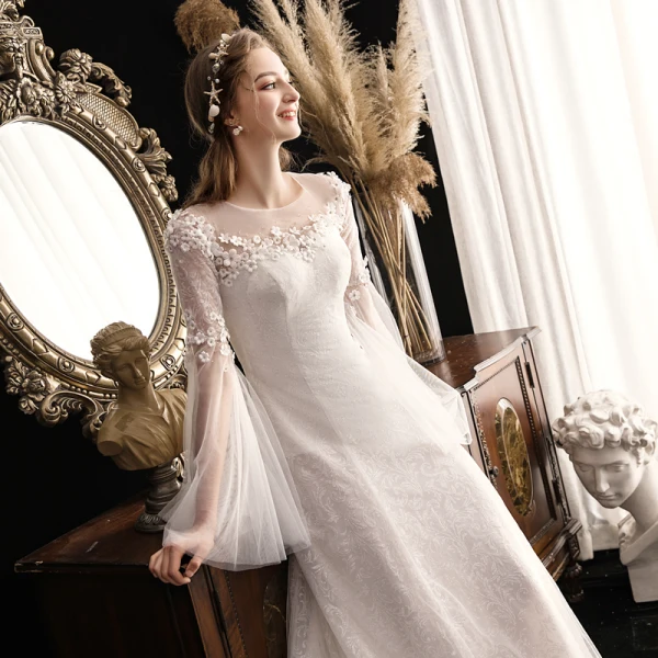 Eleganckie Kość Słoniowa Przezroczyste Ogród / Outdoor Suknie Ślubne 2019 Princessa Wycięciem Rękawy z dzwoneczkami Cekinami Tiulowe Aplikacje Kwiat Frezowanie Trenem Sąd Wzburzyć