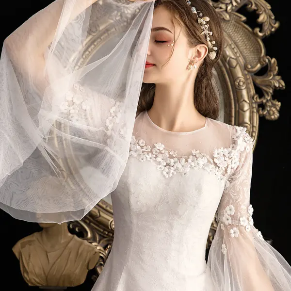 Eleganckie Kość Słoniowa Przezroczyste Ogród / Outdoor Suknie Ślubne 2019 Princessa Wycięciem Rękawy z dzwoneczkami Cekinami Tiulowe Aplikacje Kwiat Frezowanie Trenem Sąd Wzburzyć