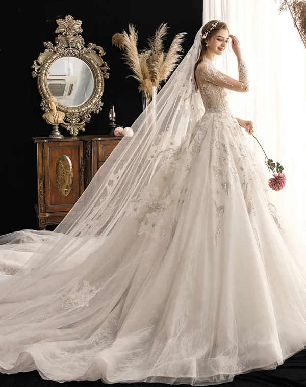 High End Ivory / Creme Durchsichtige Brautkleider / Hochzeitskleider 2019 Ballkleid Stehkragen 3/4 Ärmel Glanz Tülle Handgefertigt Perlenstickerei Pailletten Kathedrale Schleppe Rüschen