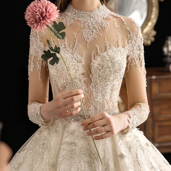 High End Ivory / Creme Durchsichtige Brautkleider / Hochzeitskleider 2019 Ballkleid Stehkragen 3/4 Ärmel Glanz Tülle Handgefertigt Perlenstickerei Pailletten Kathedrale Schleppe Rüschen