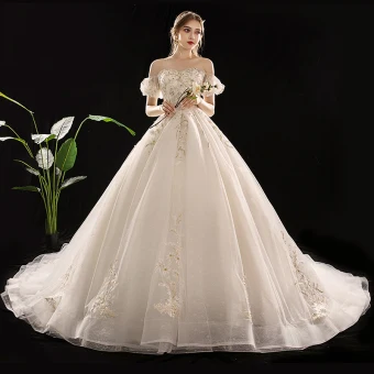 Chic Belle Champagne Robe De Mariée 2019 Princesse De L 039 Épaule Gonflée Manches Courtes Dos Nu Appliques En Dentelle Paillettes Perlage Cathedral Train Volants