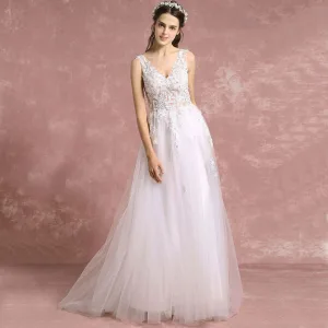Élégant Ivoire Percé Robe De Mariée 2018 Princesse V Cou Sans Manches Dos Nu Appliques En Dentelle Paillettes Train De Balayage