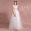 Elegante Ivory / Creme Durchbohrt Brautkleider 2018 A Linie V-Ausschnitt Ärmellos Rückenfreies Applikationen Mit Spitze Pailletten Sweep / Pinsel Zug