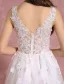 Elegante Ivory / Creme Durchbohrt Brautkleider 2018 A Linie V-Ausschnitt Ärmellos Rückenfreies Applikationen Mit Spitze Pailletten Sweep / Pinsel Zug