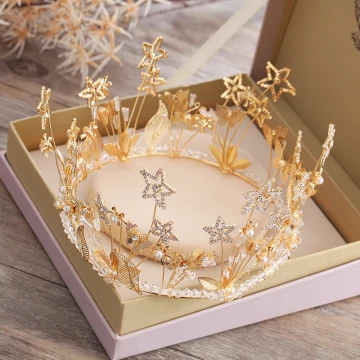 Snygga Fina Stjärna Rhinestone Guld Tiara 2019 Brud Huvudbonad Metall Beading Kristall Pärla Tillbehör