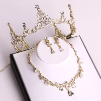 Snygga Fina Guld Tiara Halsband Örhängen Brudsmycken 2019 Metall Beading Kristall Rhinestone Bröllop Tillbehör