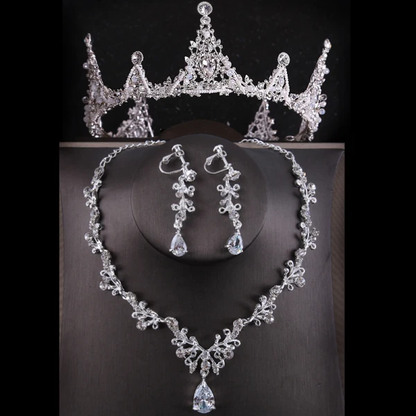 Fine Gull Tiara Halskjede Øredobber Brudesmykker 2019 Metall Beading Krystall Rhinestone Bryllup Tilbehør