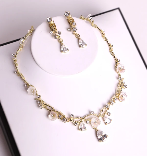 Fine Gull Tiara Halskjede Øredobber Brudesmykker 2019 Metall Beading Krystall Rhinestone Bryllup Tilbehør