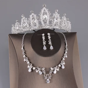 Fine Sølv Brudesmykker 2019 Metall Beading Krystall Rhinestone Tiara Øredobber Halskjede Bryllup Tilbehør