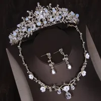 Schöne Silber Diadem Ohrringe Blumen Halskette Brautschmuck 2019 Metall Kristall Strass Hochzeit Brautaccessoires