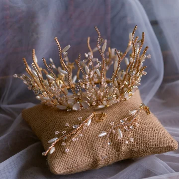 Luksus Gull Brudesmykker 2019 Metall Beading Perle Rhinestone Tiara Øredobber Bryllup Tilbehør