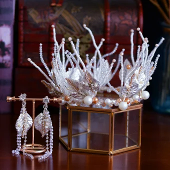 Luxury Gorgeous White Wedding Bridal Hair Accessories 2019 Metal Tiara Earrings Crystal Rhinestone Leaf Beading Tassel Accessories