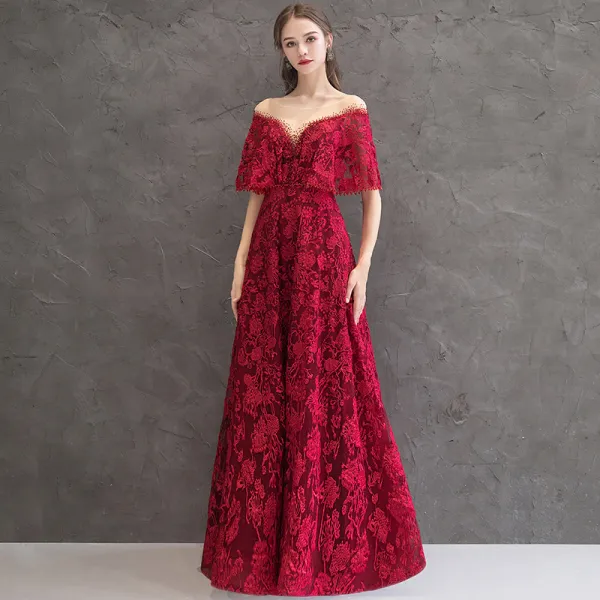 Najlepiej Burgund Przezroczyste Sukienki Wieczorowe 2019 Princessa Wycięciem Kótkie Rękawy Aplikacje Z Koronki Rhinestone Długie Bez Pleców Sukienki Wizytowe