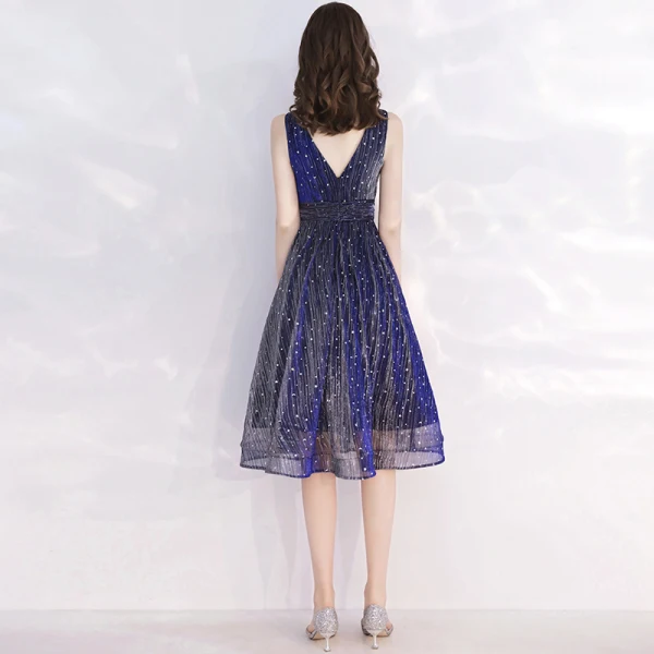 Glitter Ciel étoilé Bleu Marine de retour Robe De Graduation 2019 Princesse Encolure Carrée Sans Manches Thé Longueur Volants Dos Nu Robe De Ceremonie
