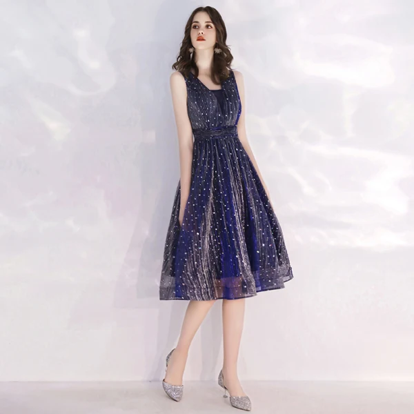 Glitter Ciel étoilé Bleu Marine de retour Robe De Graduation 2019 Princesse Encolure Carrée Sans Manches Thé Longueur Volants Dos Nu Robe De Ceremonie