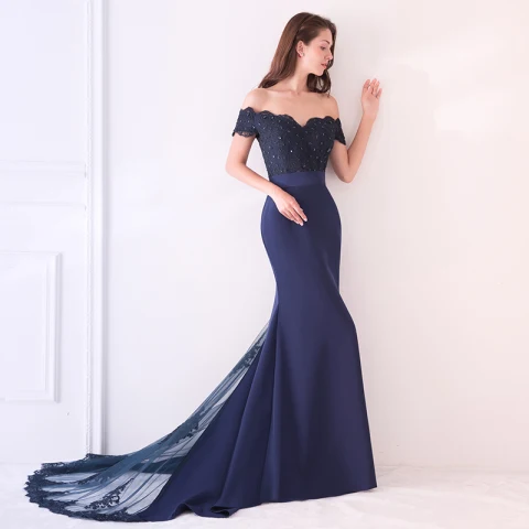 Elegante Marineblau Abendkleider 2019 Meerjungfrau Off Shoulder Kurze Ärmel Applikationen Festliche Kleider Rückenfreies Perlenstickerei Spitze Rüschen Hof-Schleppe Charmeuse