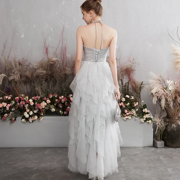 Elegancka Szary Sukienki Wieczorowe 2019 Princessa Posiadacz Bez Rękawów Cekiny Długie Kaskadowe Falbany Bez Pleców Sukienki Wizytowe