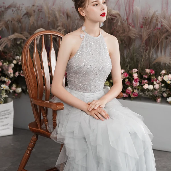 Elegancka Szary Sukienki Wieczorowe 2019 Princessa Posiadacz Bez Rękawów Cekiny Długie Kaskadowe Falbany Bez Pleców Sukienki Wizytowe