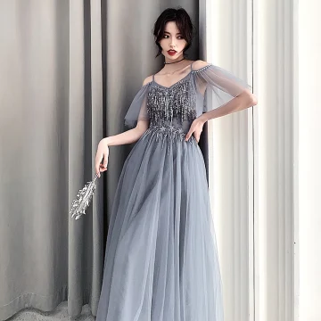 Abordable Gris Robe De Soirée 2019 Princesse Bretelles Spaghetti Manches Courtes Paillettes Gland Longue Dos Nu Robe De Ceremonie