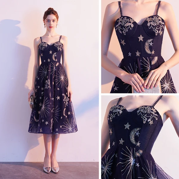 Chic / Belle Bleu Marine de retour Robe De Graduation 2019 Princesse Bretelles Spaghetti Sans Manches Brodé Thé Longueur Volants Dos Nu Robe De Ceremonie