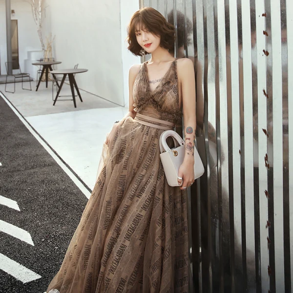 Sexy Marron Robe De Soirée 2019 Princesse Col v profond Sans Manches Ceinture Impression Tulle Train De Balayage Volants Dos Nu Robe De Ceremonie