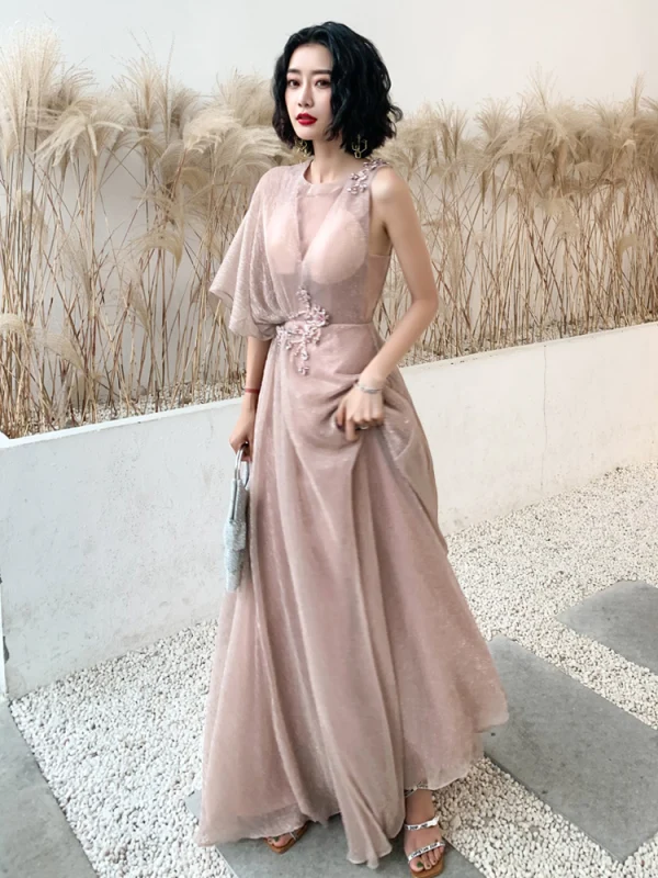 Römisch Pearl Rosa Durchsichtige Abendkleider 2019 A Linie Rundhalsausschnitt One-Shoulder 1/2 Ärmel Applikationen Spitze Perlenstickerei Glanz Polyester Lange Rüschen Rückenfreies Festliche Kleider
