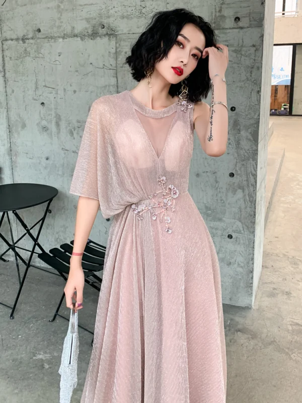 Römisch Pearl Rosa Durchsichtige Abendkleider 2019 A Linie Rundhalsausschnitt One-Shoulder 1/2 Ärmel Applikationen Spitze Perlenstickerei Glanz Polyester Lange Rüschen Rückenfreies Festliche Kleider