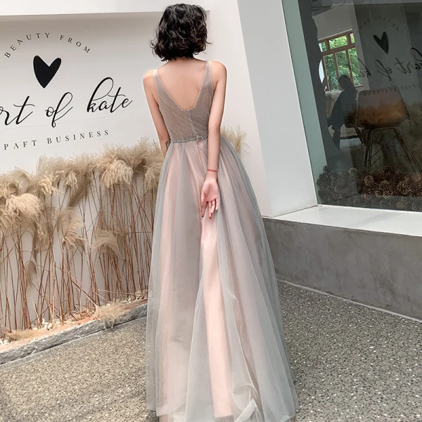 Elegante Pearl Rosa Grau Abendkleider 2019 A Linie Schultern Ärmellos Pailletten Perlenstickerei Stoffgürtel Glanz Tülle Lange Rüschen Rückenfreies Festliche Kleider